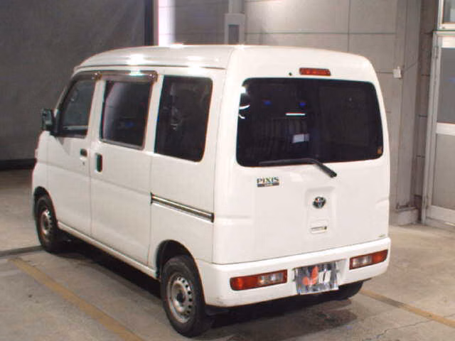 TOYOTA PIXIS VAN