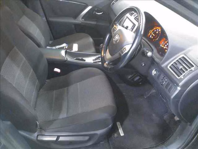 TOYOTA AVENSIS