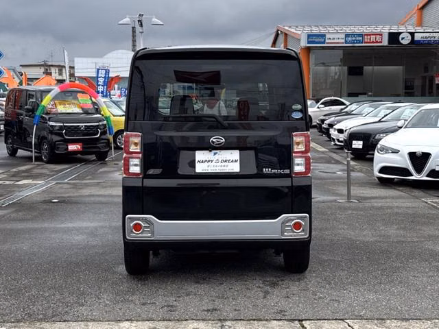 DAIHATSU WAKE