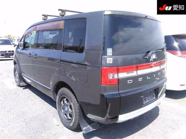 MITSUBISHI DELICA D:5