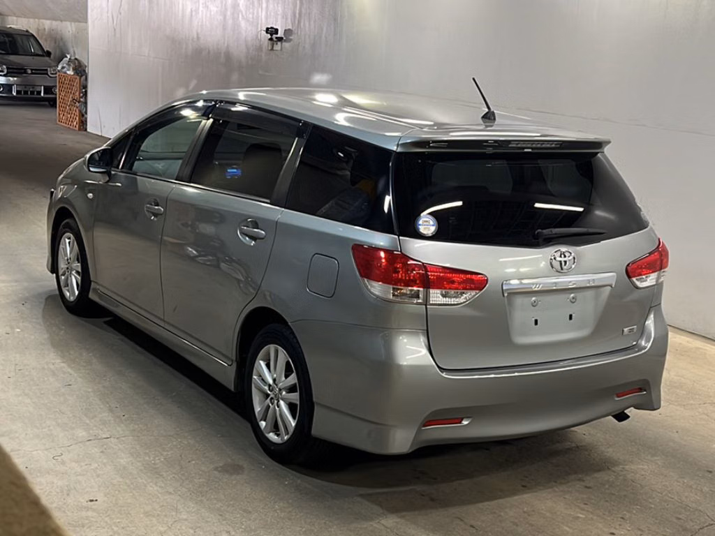 TOYOTA WISH