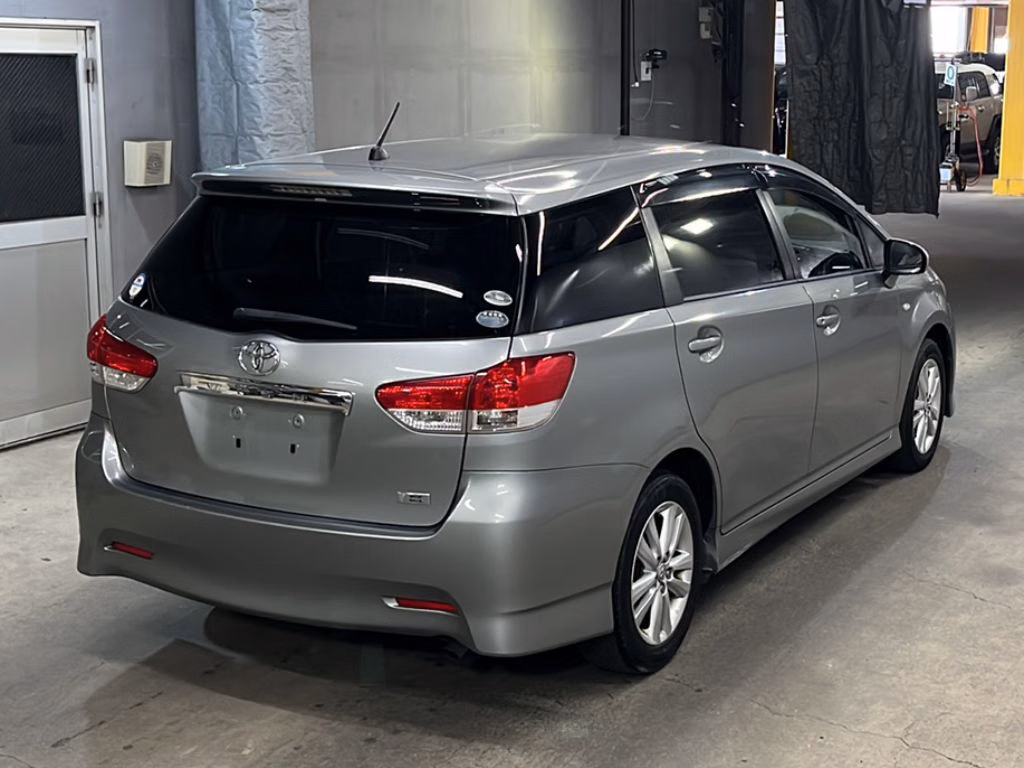 TOYOTA WISH
