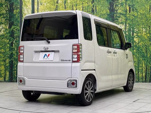 DAIHATSU WAKE