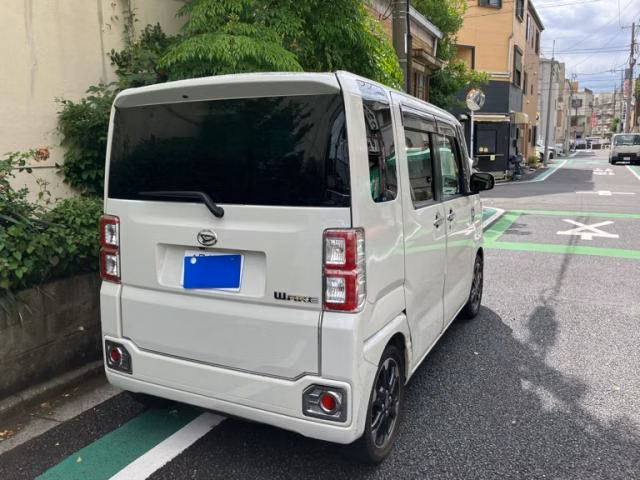 DAIHATSU WAKE