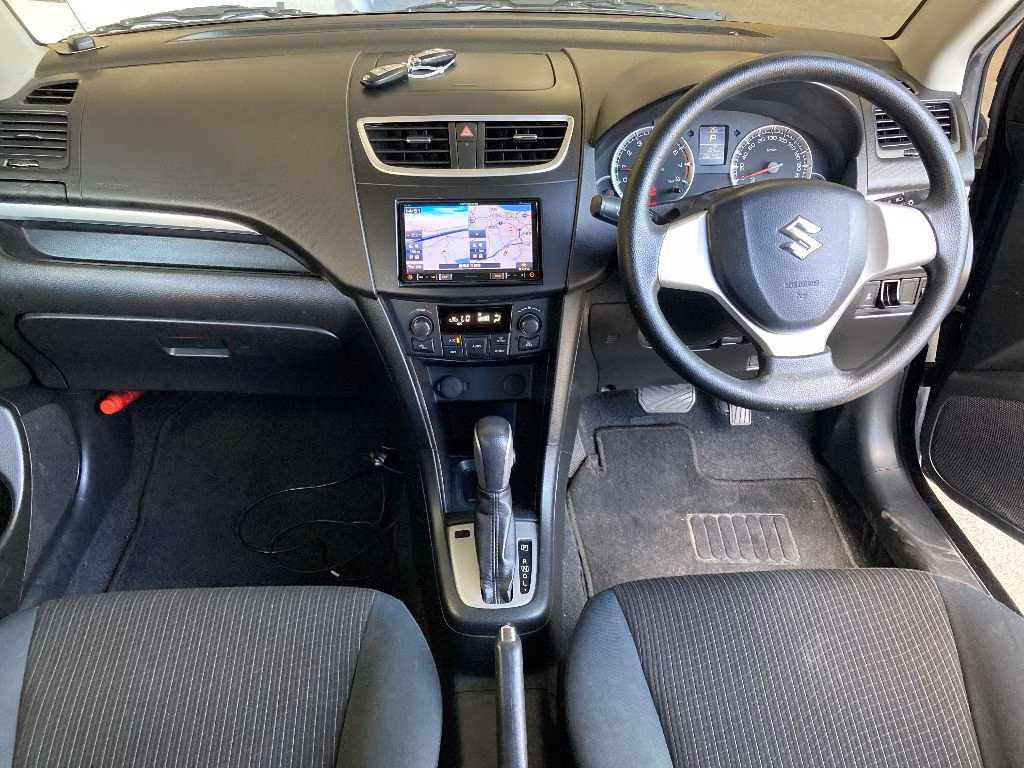 SUZUKI SWIFT