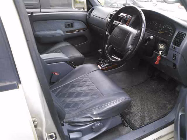 TOYOTA HILUX SURF