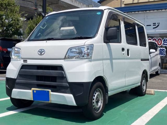 TOYOTA PIXIS VAN