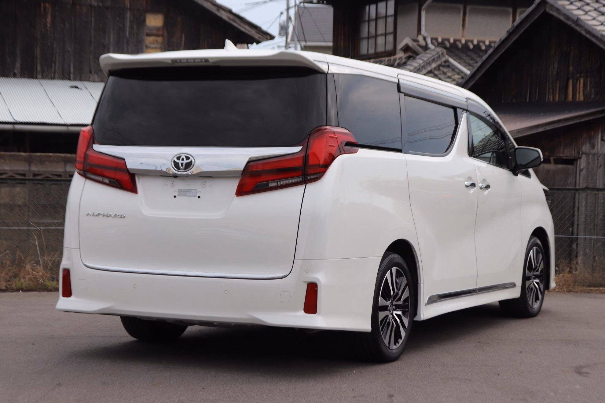 TOYOTA ALPHARD