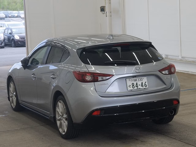 MAZDA AXELA