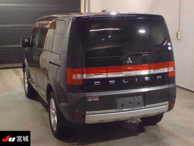 MITSUBISHI DELICA D:5
