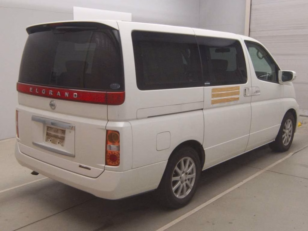 NISSAN ELGRAND