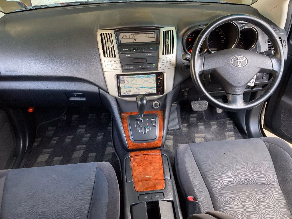 TOYOTA HARRIER