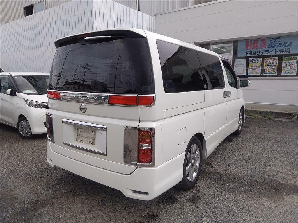 NISSAN ELGRAND
