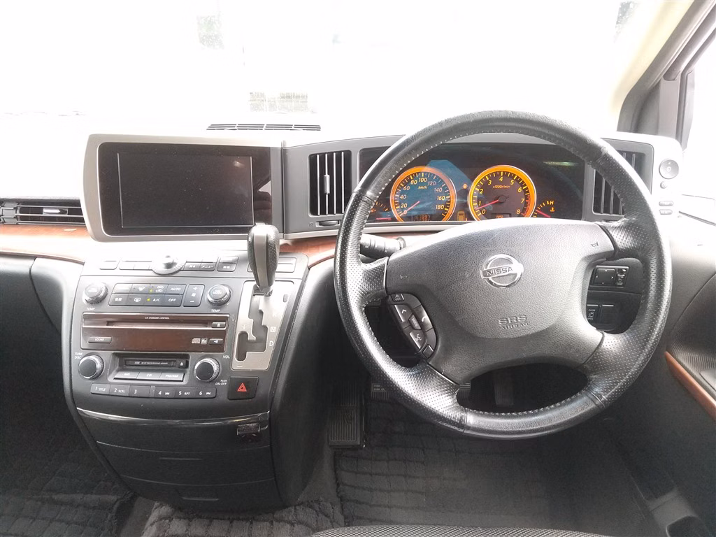 NISSAN ELGRAND