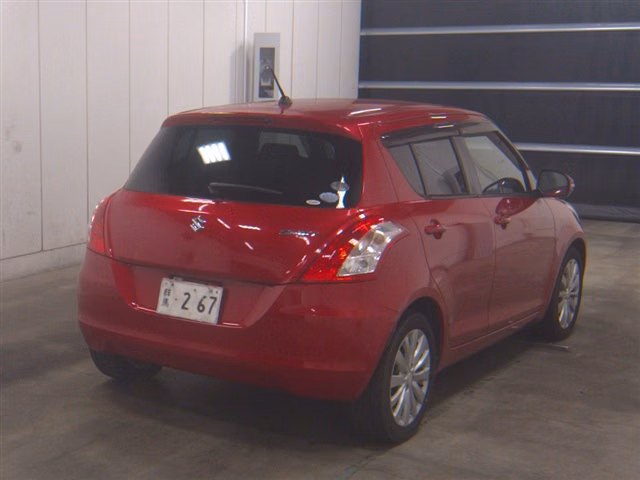 SUZUKI SWIFT