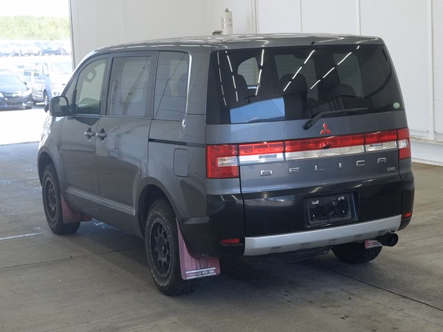 MITSUBISHI DELICA D:5