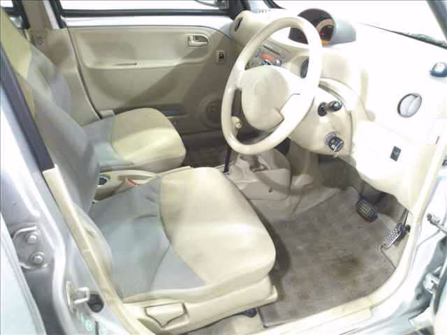 DAIHATSU ESSE