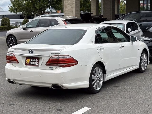TOYOTA CROWN