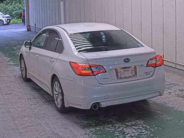 SUBARU LEGACY B4
