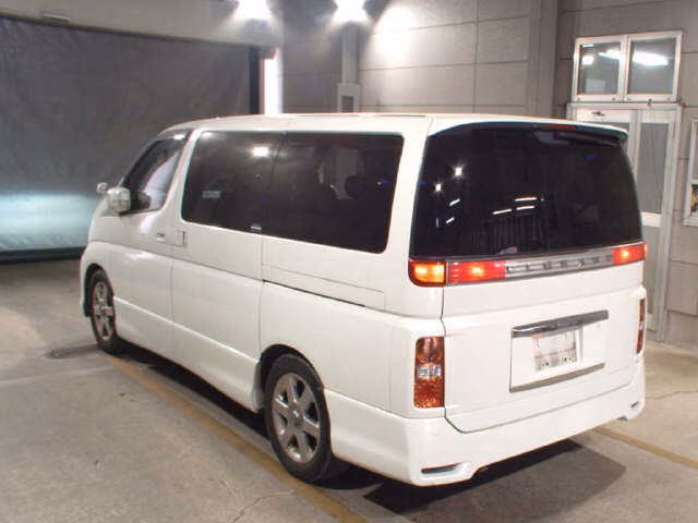 NISSAN ELGRAND