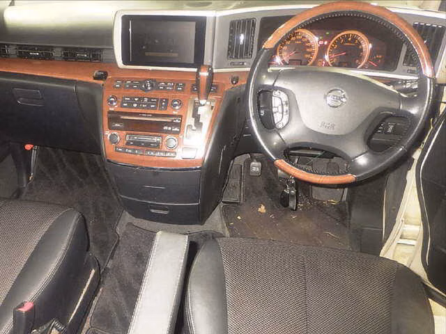 NISSAN ELGRAND