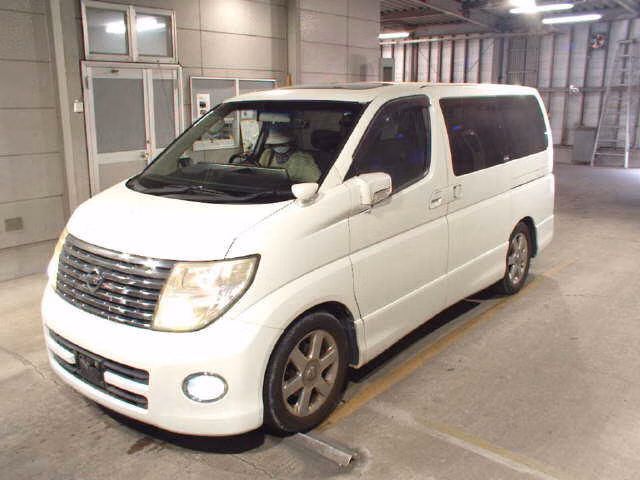 NISSAN ELGRAND
