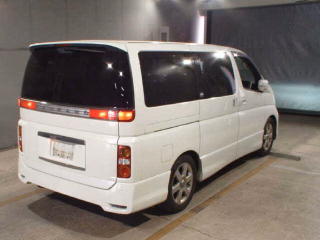 NISSAN ELGRAND