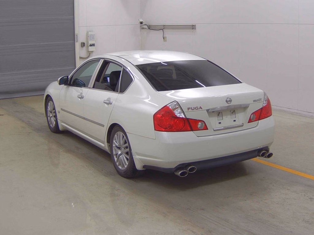 NISSAN FUGA