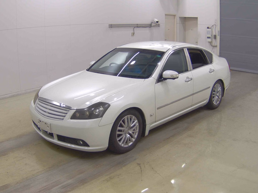 NISSAN FUGA