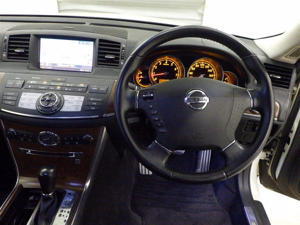 NISSAN FUGA