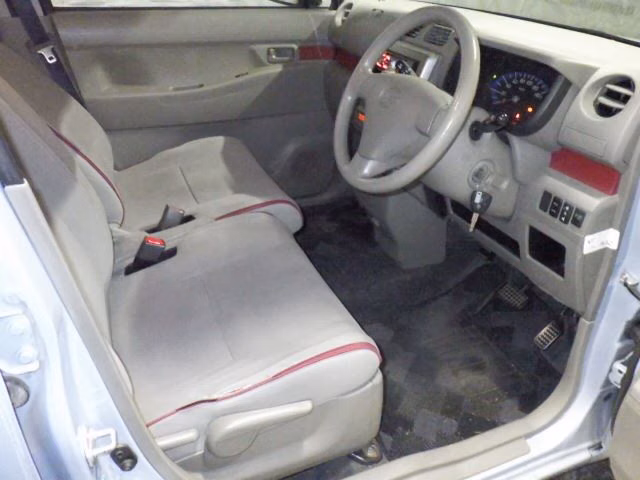 DAIHATSU MOVE CONTE