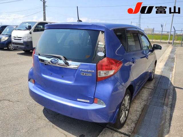 SUBARU TREZIA