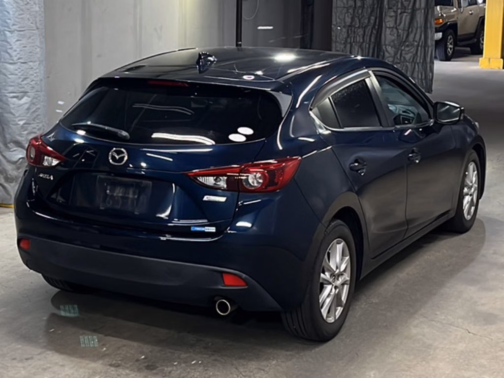 MAZDA AXELA
