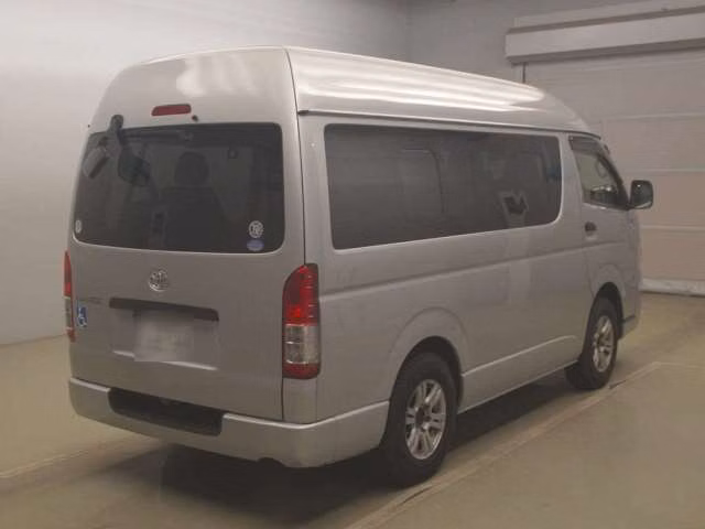 TOYOTA REGIUS ACE