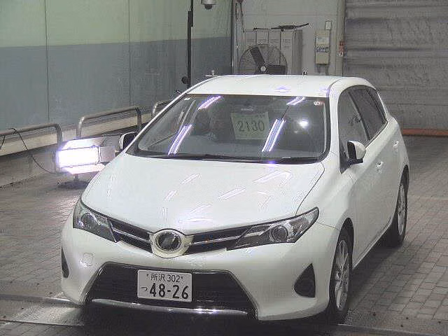 TOYOTA AURIS