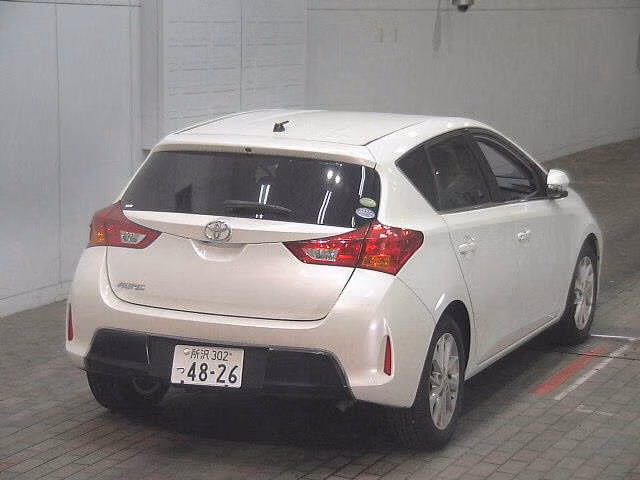 TOYOTA AURIS
