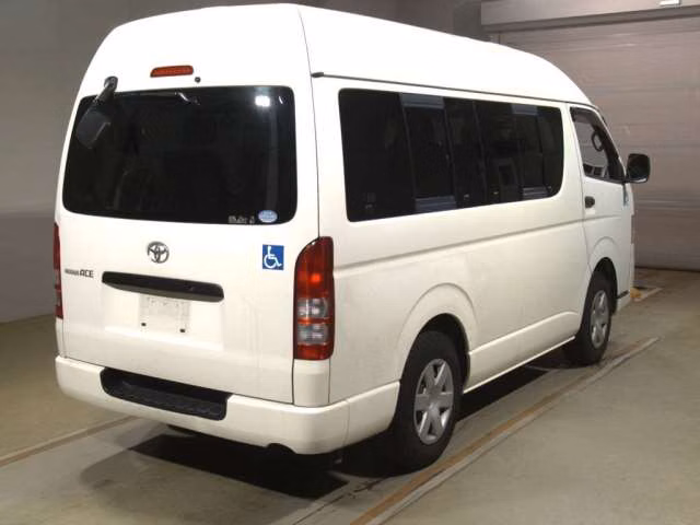 TOYOTA REGIUS ACE