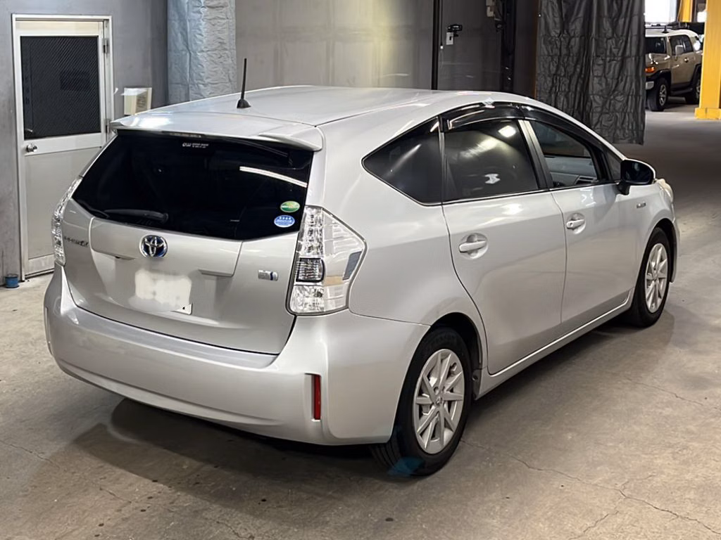 TOYOTA PRIUS ALPHA