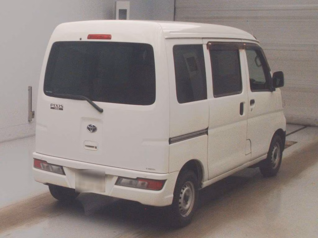 TOYOTA PIXIS VAN