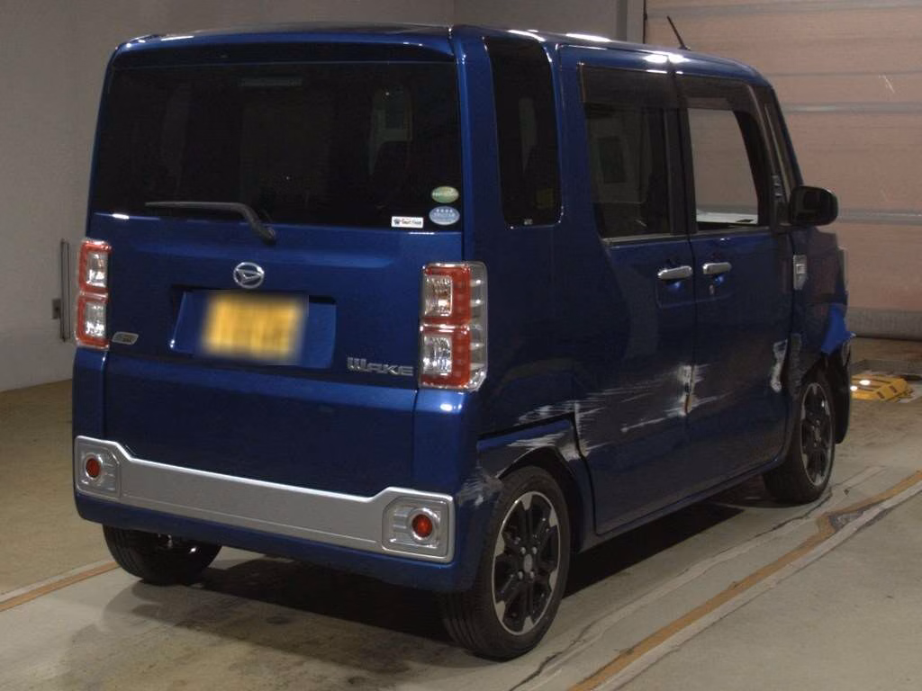 DAIHATSU WAKE