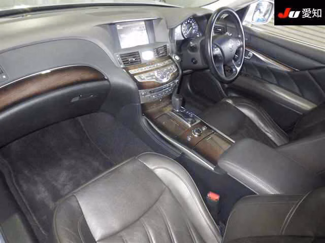 NISSAN FUGA