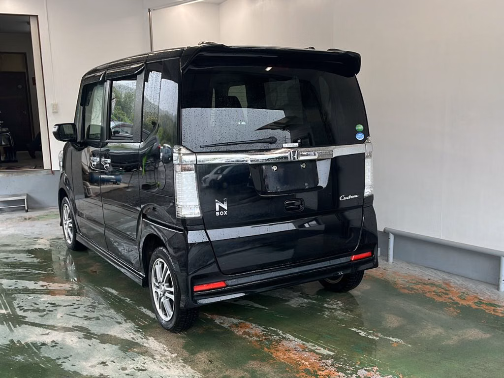 HONDA N-BOX