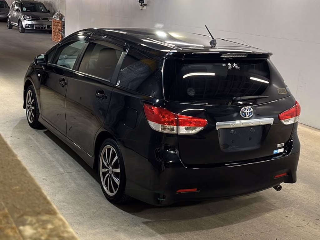 TOYOTA WISH