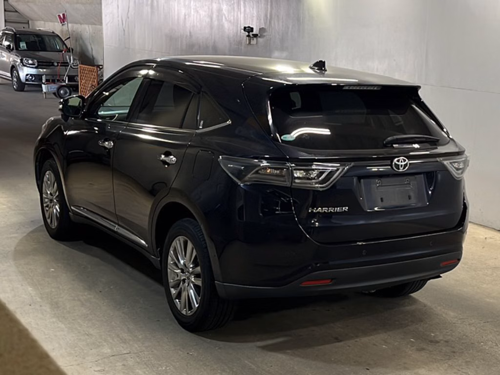 TOYOTA HARRIER