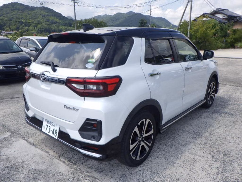 DAIHATSU ROCKY