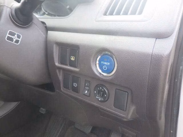 TOYOTA SAI