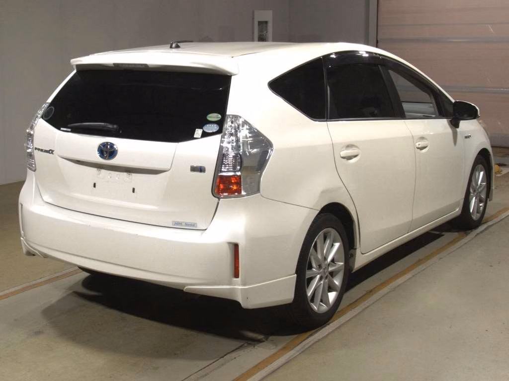 TOYOTA PRIUS ALPHA