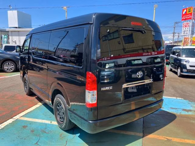 TOYOTA HIACE