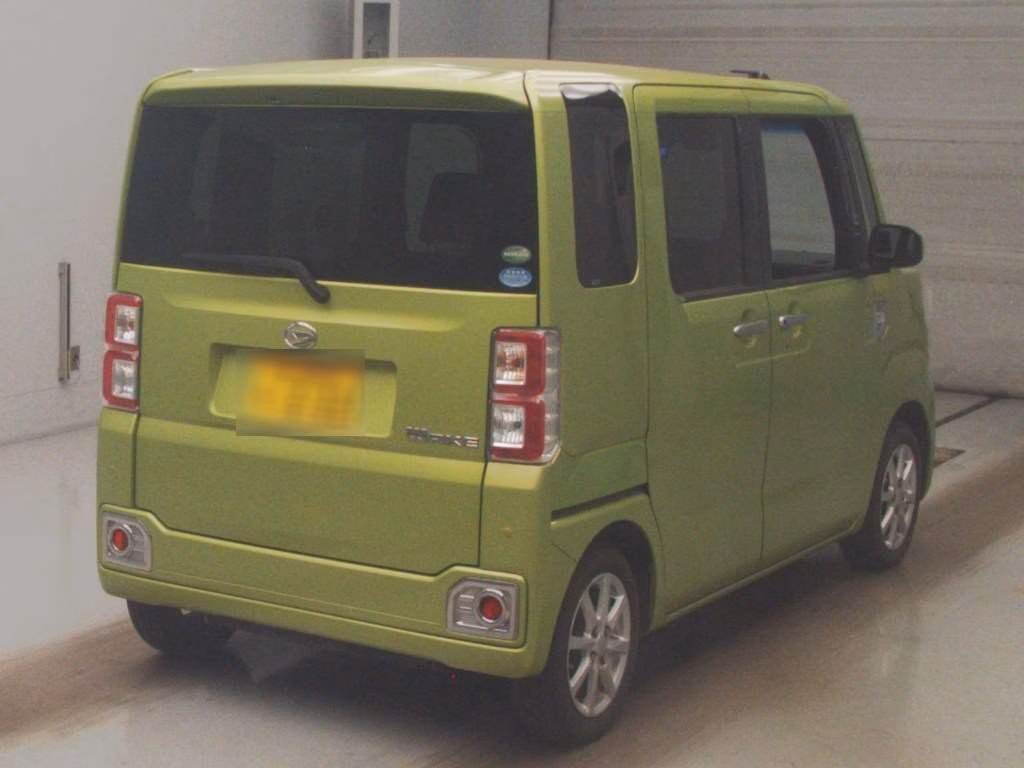 DAIHATSU WAKE