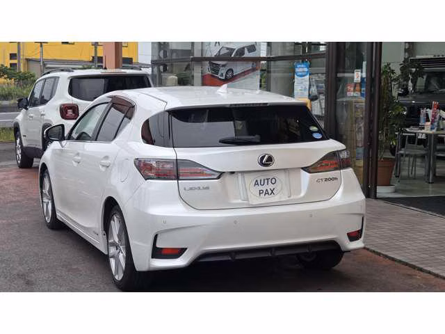 LEXUS CT200H